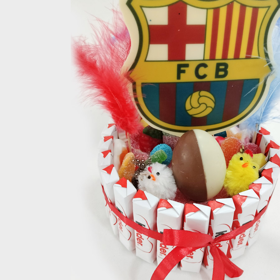 Mona Kinder y chuches escudo